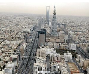 السعودية تعتزم مراجعة المقابل المالي والرسوم على الوافدين