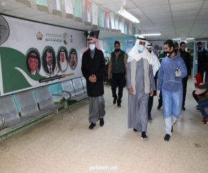 الملحق الثقافي السعودي في الأردن يطلع على جهود مركز الملك سلمان للإغاثة لدعم اللاجئين السوريين في مخيم الزعتري.