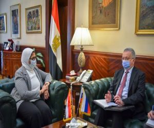 مصر.. وزيرة الصحة تبحث سبل توفير لقاح فيروس كورونا الروسي (سبوتنك - في)