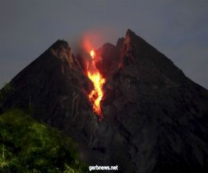 بركان جبل ميرابي بإندونيسيا ينفث حمما 16 مرة ضمن نشاط جديد