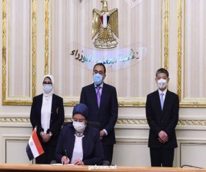 رئيس الوزراء المصري  يشهد توقيع اتفاقيتين لتصنيع لقاح "سينوفاك" الصيني في مصر