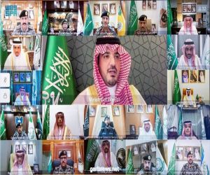 سمو الأمير عبدالعزيز بن سعود ينقل تحيات القيادة وتهنئتها لمنسوبي وزارة الداخلية