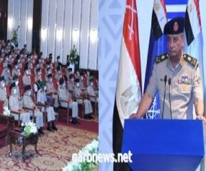 وزير الدفاع المصري  يشهد مناقشة البحث الرئيسى لإدارة الشئون المعنوية للقوات المسلحة