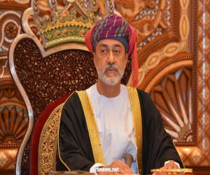 سلطان عمان يوجه بتوفير 32 ألف فرصة عمل وصرف إعانة شهرية