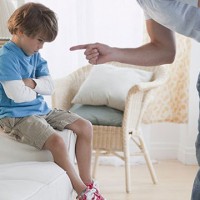 مختصة: افتراض أن الضرب يحسن سلوك الطفل اعتقاد خاطئ