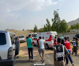 8 إصابات من عائلة واحدة في حادث انقلاب مركبة على دائري الطائف
