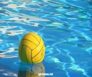 رئيس الاتحاد السعودي للسباحة يتوج الفائزين في بطولة كرة الماء