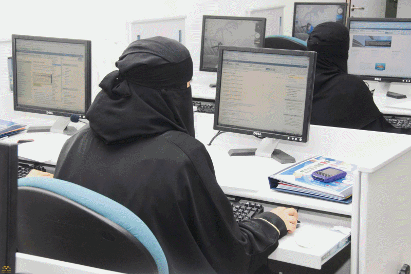 #تحت_الأضواء  :  توظيف السعوديات يسجل معدلات غير مسبوقة