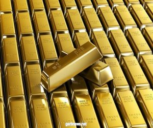 الذهب يهبط  داخل نطاق ضيق وسط إحجام من المستثمرين