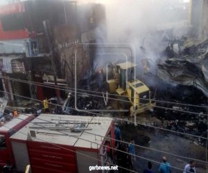 السيطرة على حريق ضخم بمعرض تجاري بمدينة طهطا بسوهاج