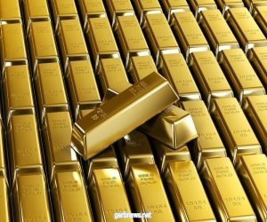 الذهب ينخفض مع تحول المستثمرين للدولار قبيل بيانات التضخم الأمريكية