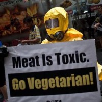 منظمة الصحة العالمية: لم ندع الناس للكف عن تناول اللحوم