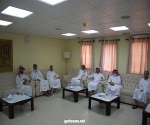 المهندس عبدالرحمن البواردي يزورُ نادي الوشم ويدعم عددٍ من البرامج
