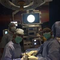 فريق* طبي بمستشفى الملك فيصل ينجح في تحرير يد مريضة ستينية من "النفق الرسغي"