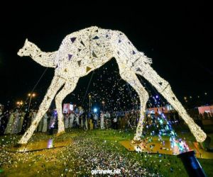 "يحوي 51 ألف مصباح".. اتحاد الهجن يُهدي "الطائف" أكبر مجسم في العالم
