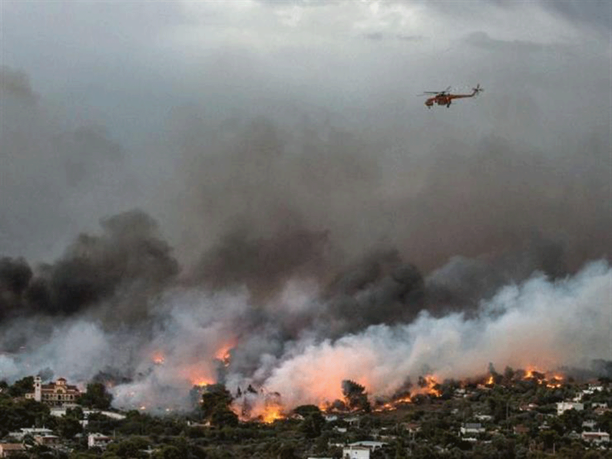 فرق الإطفاء تعلن السيطرة على الحرائق في اليونان