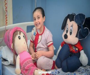وزيرة الصحة: تماثل الطفلة الفلسطينية "بيان" للشفاء من مرض "البثرية الصديدية" النادر