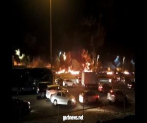 "مدني مكة" يعلن إخماد حريق ناقلة الوقود بطريق جدة- مكة دون وقوع إصابات