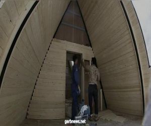 طبيب سعودي يحول هوايته في النجارة إلى بناء أكواخ خشبية مبتكرة