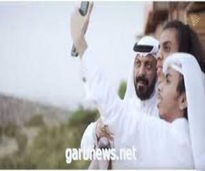 مواطن يبكي متأثرًا بعد عودة النظر لابنيه.. ووزير الصحة يعلق