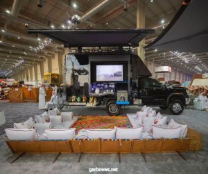 سيارات الدفع الرباعي المعدلة تستهوي زوار معرض الصقور والصيد السعودي الدولي