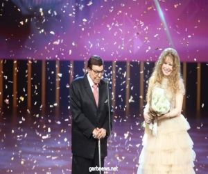 تكريم الفنانة الكبيرة نيللي بجائزة الهرم الذهبي لإنجاز العمر خلال مهرجان القاهرة السينمائي