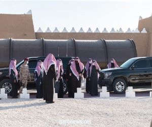 سمو الأمير فيصل بن خالد بن سلطان يتفقد مهرجان الصقور بمحافظة طريف