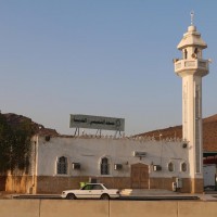 "الشؤون الإسلامية والسياحة"يضعون الأطر التنظمية لإعادة بناء مسجد الحديبية