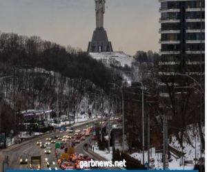 كييف تحث المواطنين على عدم استخدام سياراتهم لتوفير الوقود من أجل المعارك