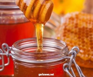 تحذير من الغذاء والدواء من تخزين عسل النحل في عبوات معدنية