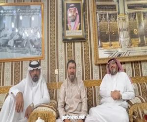 الحاج البريطاني أدم محمد يصل من بريطانيا للمملكة سيرا على الأقدام بعد رحلة عشرة أشهر