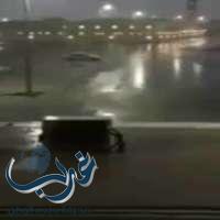 مساجد بالشرقية تنادي في المصلين: صلوا في رحالكم بسبب شدة الأمطار -فيديو