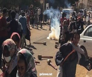 شخص يفجر قنبلة يدوية وسط مدنيين في السودان