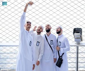 المشاركون في مسابقة الملك عبدالعزيز الدولية يزورون متحف برج الساعة