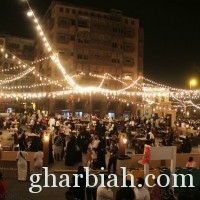 صور: أجواء رمضان في أحياء جدة القديمة.. بسطات الكبدة والبليلة والزينة