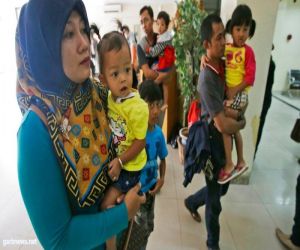 إندونيسيا تحظر استخدام الأدوية السائلة عقب وفاة 100 طفل