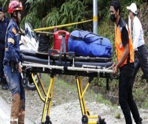 وفاة 9 أشخاص وفقدان 25 إثر انهيار أرضي في ماليزيا