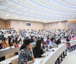 الصين .. حان وقت العودة إلى الجامعات وإنهاء الدراسة عبر الإنترنت