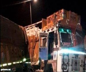 17 قتيلاً في حادث تصادم بين حافلة وشاحنة في باكستان