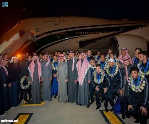 سموُّ وزيرِ الرياضة يستقبلُ بعثةَ الهلال لدى وصولها إلى مطار الملك خالد الدولي بالرياض