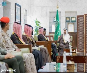 سمو الأمير محمد بن عبدالرحمن يستقبل رئيس وأعضاء اللجنة الأمنية بمنطقة الرياض.