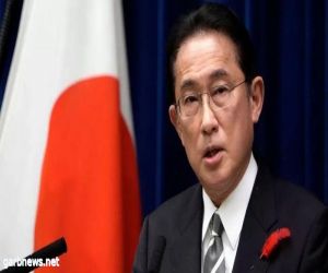 انفجار بالقرب من رئيس الوزراء الياباني أثناء إلقائه خطاباً (فيديو)