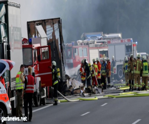 إصابة 52 شخصاً في تصادم بين حافلة وشاحنة بألمانيا
