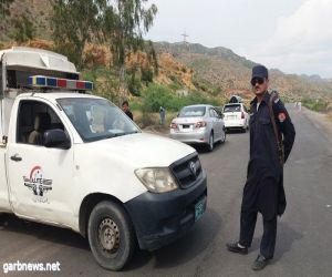 الشرطة الباكستانية تواصل حصارها لمنزل عمران خان