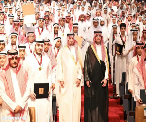 سموُّ الأمير سعود بن جلوي يكرِّم 851 متفوِّقًا ومتفوِّقةً بتعليم جدة.