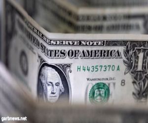 انخفاض الدولار وسط توقعات رفع الفائدة الأمريكية والعالمية