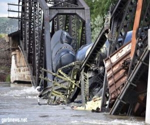 #أمريكا .. انهيار جسر على نهر يلوستون وغرق عربات من قطار شحن