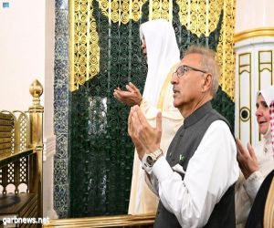 الرئيس الباكستاني يزور المسجد النبوي.