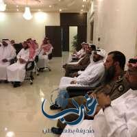 محافظ ميسان يجتمع برؤساء الدوائر الحكومية ويعلن عن مهرجان العنب الاول ببني سعد