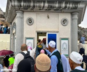 الشؤون الإسلامية تقدم حزمة من الخدمات لزوار جبل الرحمة